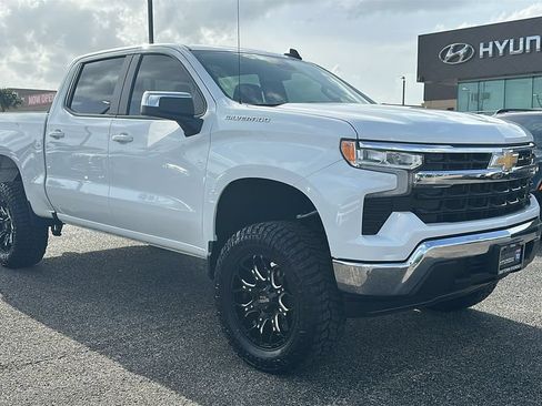 Used 2025 Chevrolet Silverado 1500 LT RWD image 16
