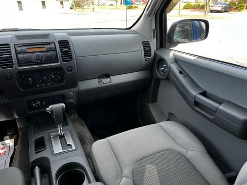 Used 2013 Nissan Xterra X image 28