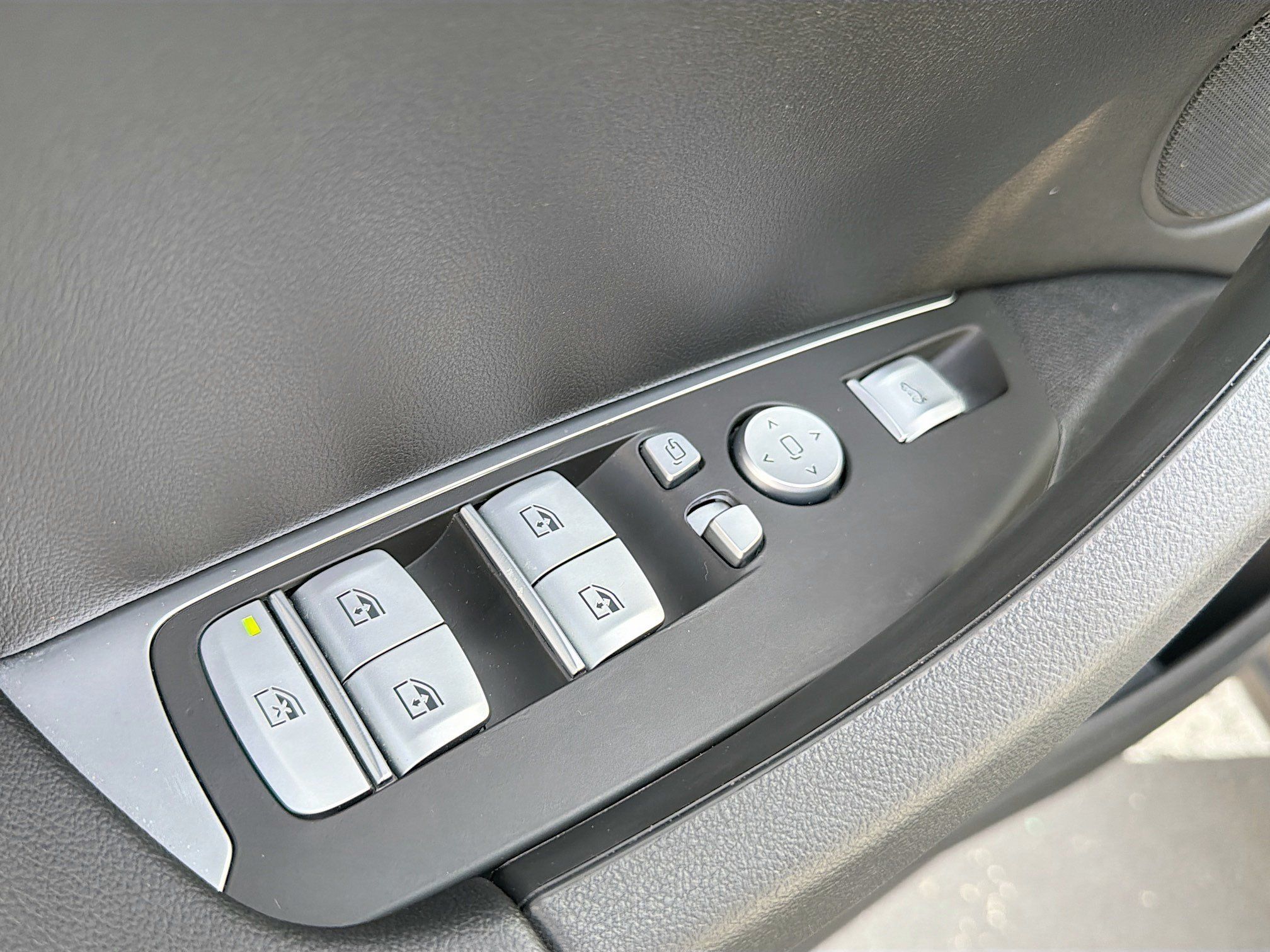 Used 2024 BMW X3 xDrive30i w/ Premium Package AWD/4WD image 8