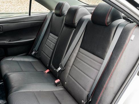 Used 2016 Toyota Camry SE image 14