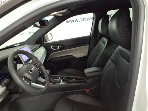 Used 2025 Jeep Compass Limited w/ Elite Group AWD/4WD image 12
