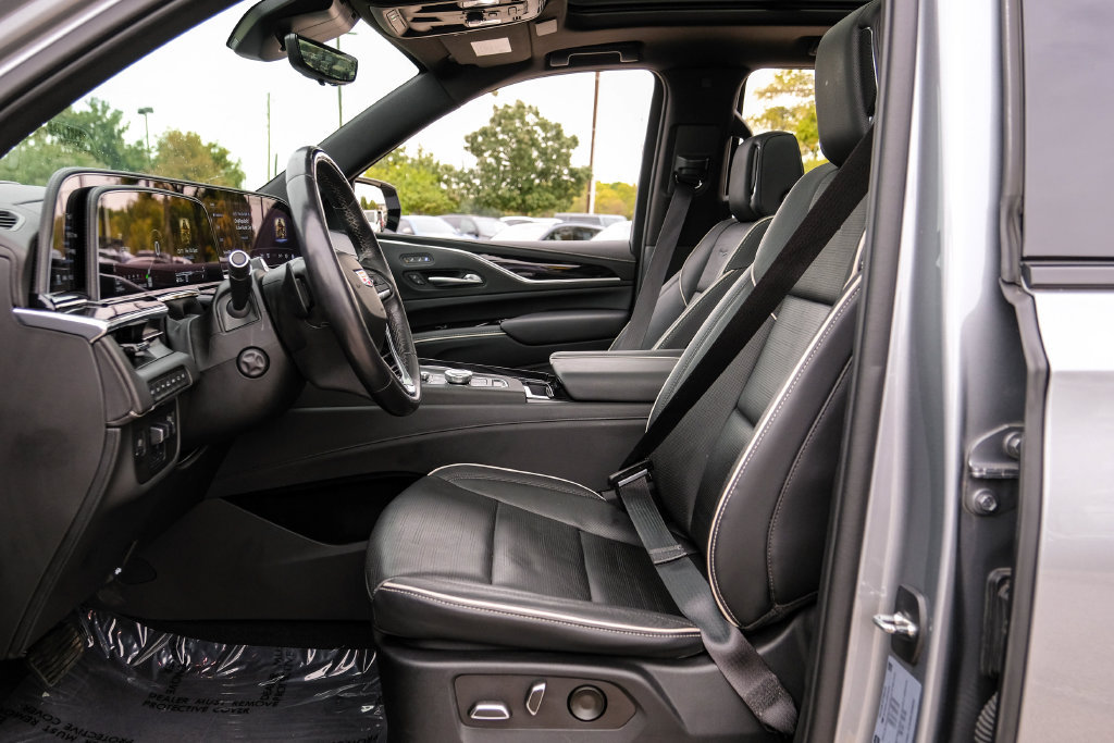 Used 2023 Cadillac Escalade Sport w/ LPO, ONYX Package AWD/4WD image 45