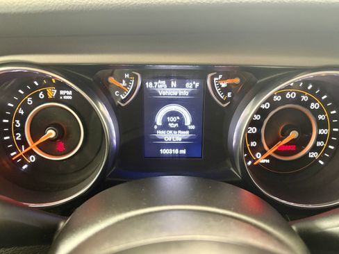 Used 2019 Jeep Wrangler Sport image 15