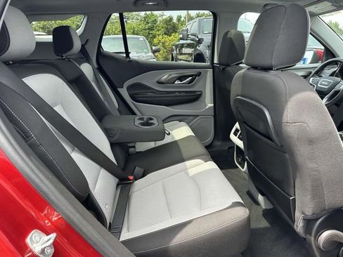 Used 2023 GMC Terrain SLE w/ Driver Convenience Package image 9