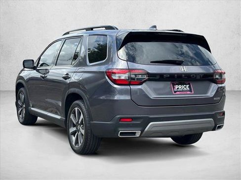 Used 2024 Honda Pilot Touring image 8