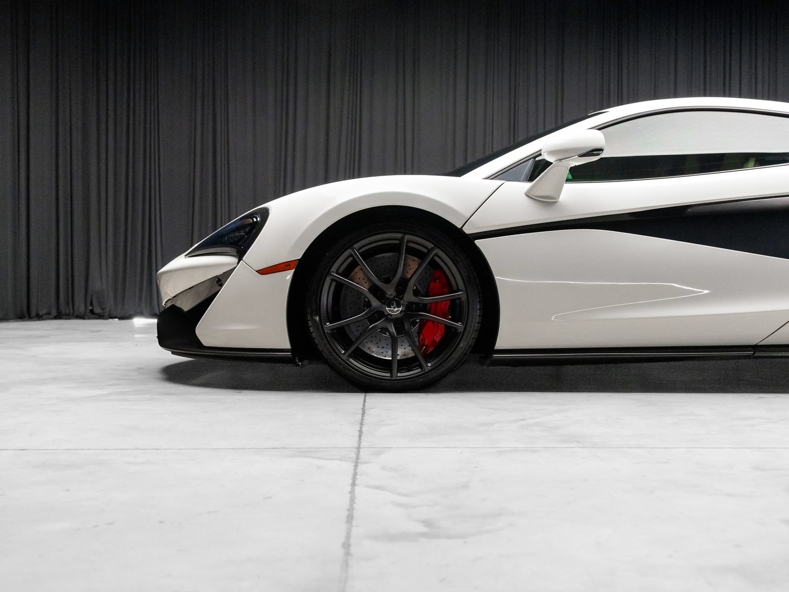 Used 2016 McLaren 570S Coupe RWD image 6