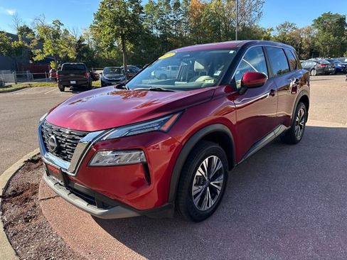 Used 2023 Nissan Rogue SV image 1