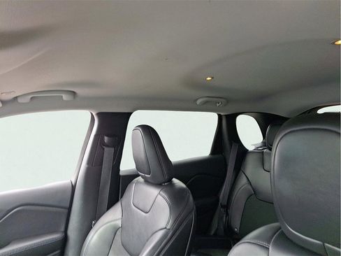 Used 2019 Jeep Cherokee Latitude Plus image 15