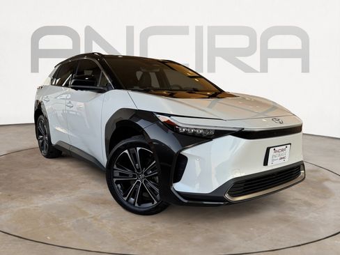 Used 2023 Toyota bZ4X Limited image 4