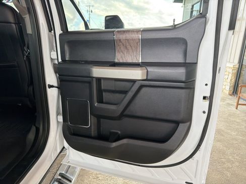 Used 2019 Ford F250 Lariat w/ Lariat Value Package AWD/4WD image 5
