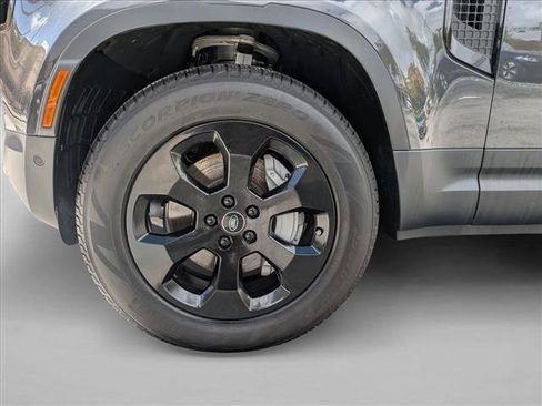 Used 2025 Land Rover Defender 110 S image 25