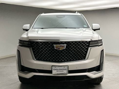 Used 2022 Cadillac Escalade Premium Luxury image 16