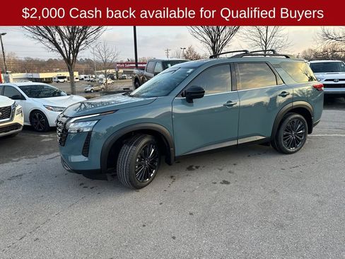 New 2026 Nissan Pathfinder SL image 3