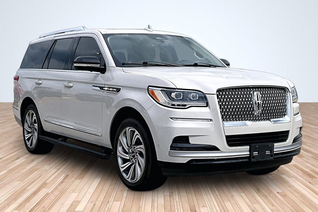Used 2022 Lincoln Navigator Reserve AWD/4WD image 9