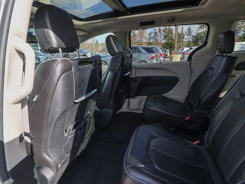 Used 2020 Chrysler Pacifica Limited w/ Tire & Wheel Group image 42