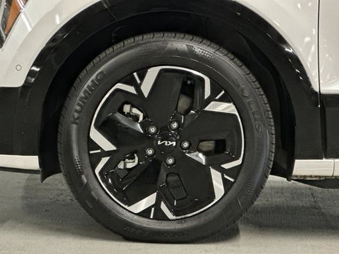 Certified 2023 Kia Niro Wave image 37