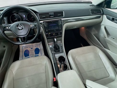 Used 2018 Volkswagen Passat 2.0T SE FWD image 27