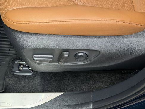 Certified 2025 Toyota Highlander Platinum AWD/4WD image 23