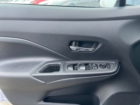 Used 2025 Nissan Versa SV image 18