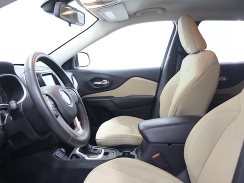Used 2015 Jeep Cherokee Latitude FWD image 13