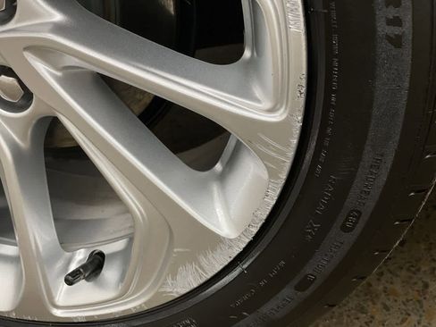 Used 2023 Chevrolet Bolt EUV LT image 33