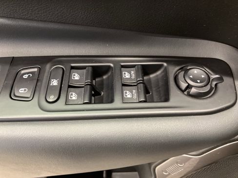 Used 2023 Jeep Renegade Latitude image 12