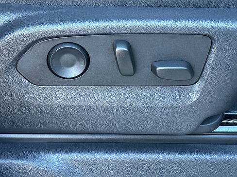 Used 2024 GMC Sierra 2500 AT4 w/ Technology Package image 36