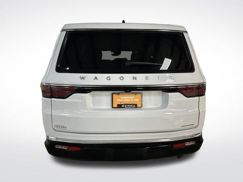 Certified 2024 Jeep Wagoneer L Series III w/ Flexible Seating Group AWD/4WD image 4