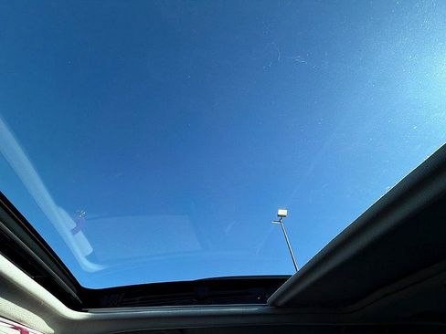 Used 2018 Subaru Forester 2.5i Limited image 12