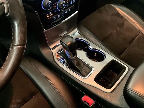 Used 2020 Jeep Grand Cherokee Altitude RWD image 15