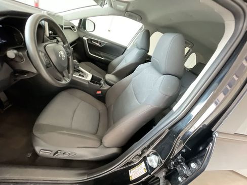 Certified 2025 Toyota RAV4 XLE AWD/4WD image 11