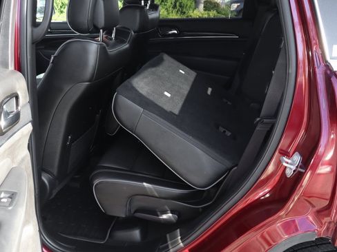 Used 2020 Jeep Grand Cherokee Overland image 41