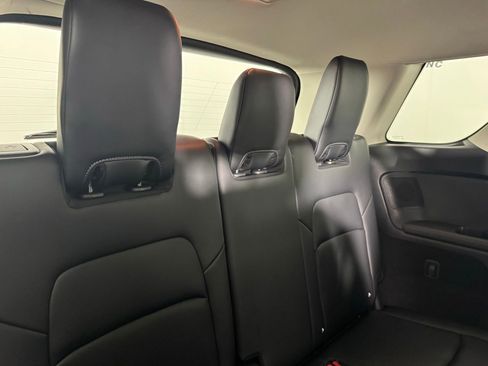 Used 2023 Nissan Pathfinder Platinum AWD/4WD image 34