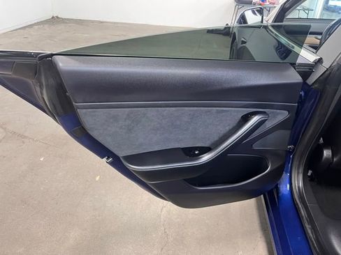Used 2019 Tesla Model 3 Standard Range Plus image 19