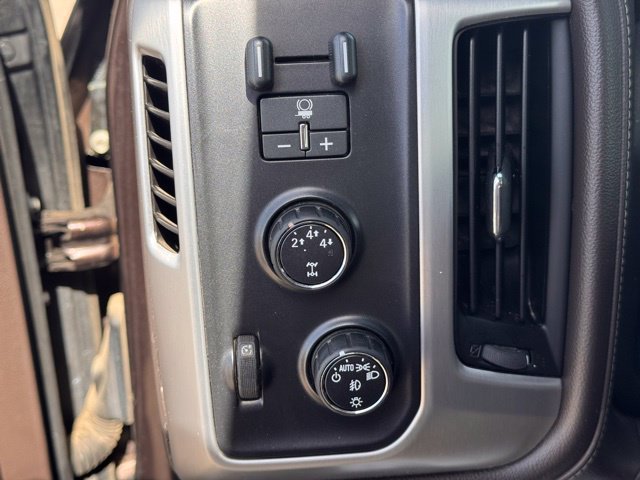Used 2016 GMC Sierra 2500 SLT w/ Driver Alert Package AWD/4WD image 19