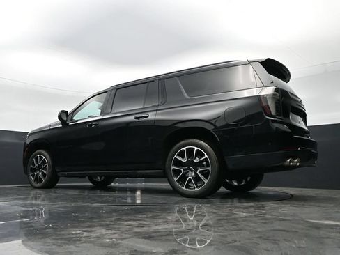 Used 2025 Chevrolet Suburban RST w/ Comfort Package AWD/4WD image 41