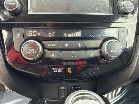 Used 2017 Nissan Rogue SL image 30