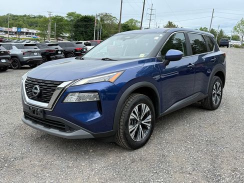 Used 2023 Nissan Rogue SV AWD/4WD image 3