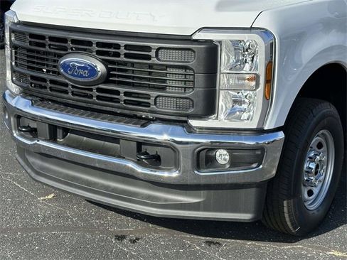New 2026 Ford F250 XL w/ XL Chrome Package image 8