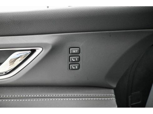 New 2025 Subaru Ascent Limited image 18