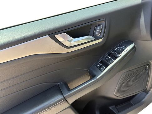 Certified 2021 Ford Escape SE w/ SE Sport Appearance Package FWD image 10