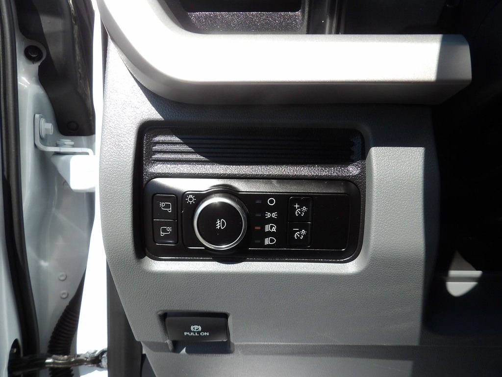 Used 2025 Ford F550 4x4 Crew Cab image 19