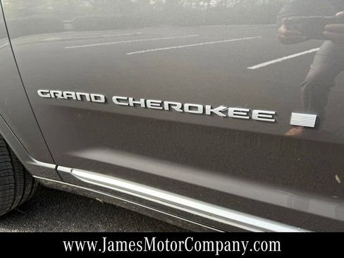 Used 2022 Jeep Grand Cherokee Summit image 9