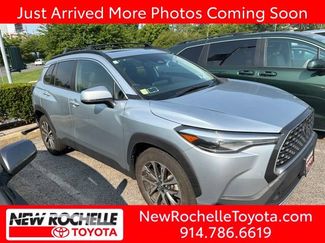 Used 2023 Toyota Corolla Cross XLE w/ Convenience Package AWD/4WD video 1