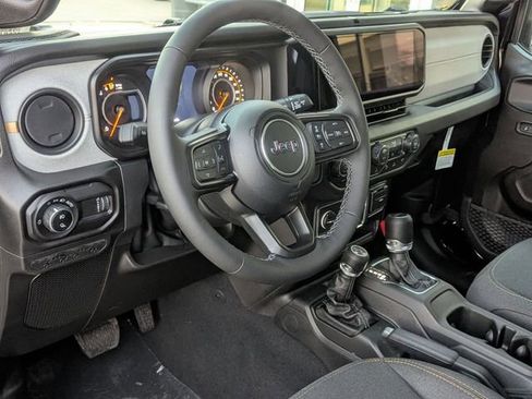 New 2026 Jeep Gladiator Sport AWD/4WD image 10