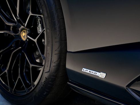 Used 2023 Lamborghini Huracan Tecnica RWD image 11