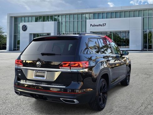 Certified 2022 Volkswagen Atlas SE image 5
