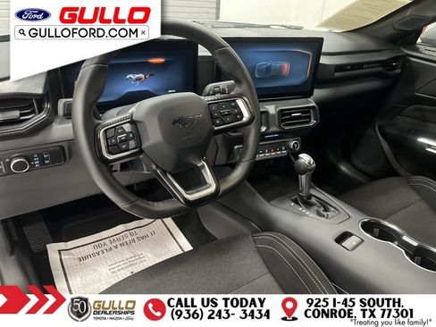 Used 2025 Ford Mustang Coupe RWD image 11