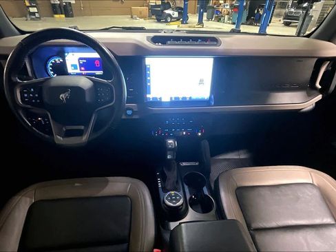 Used 2022 Ford Bronco Wildtrak image 14