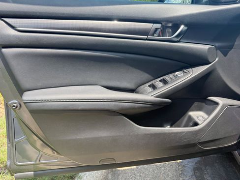 Used 2020 Honda Accord Sport image 11